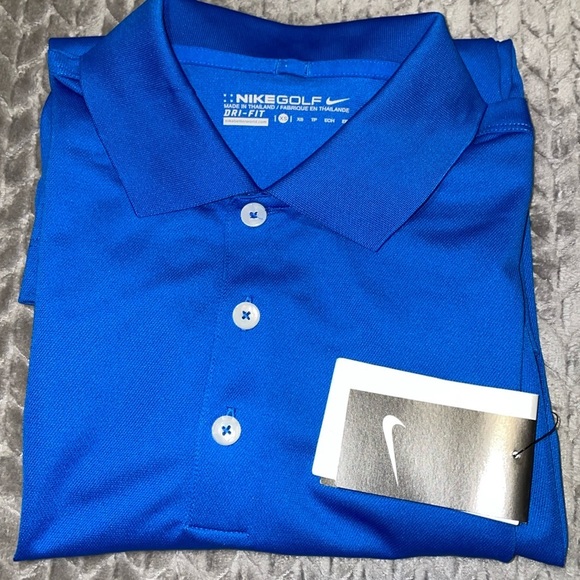 NWT Nike Dri-Fit.  Nike Golf.  Size XS.  Long sleeve. - Picture 1 of 9
